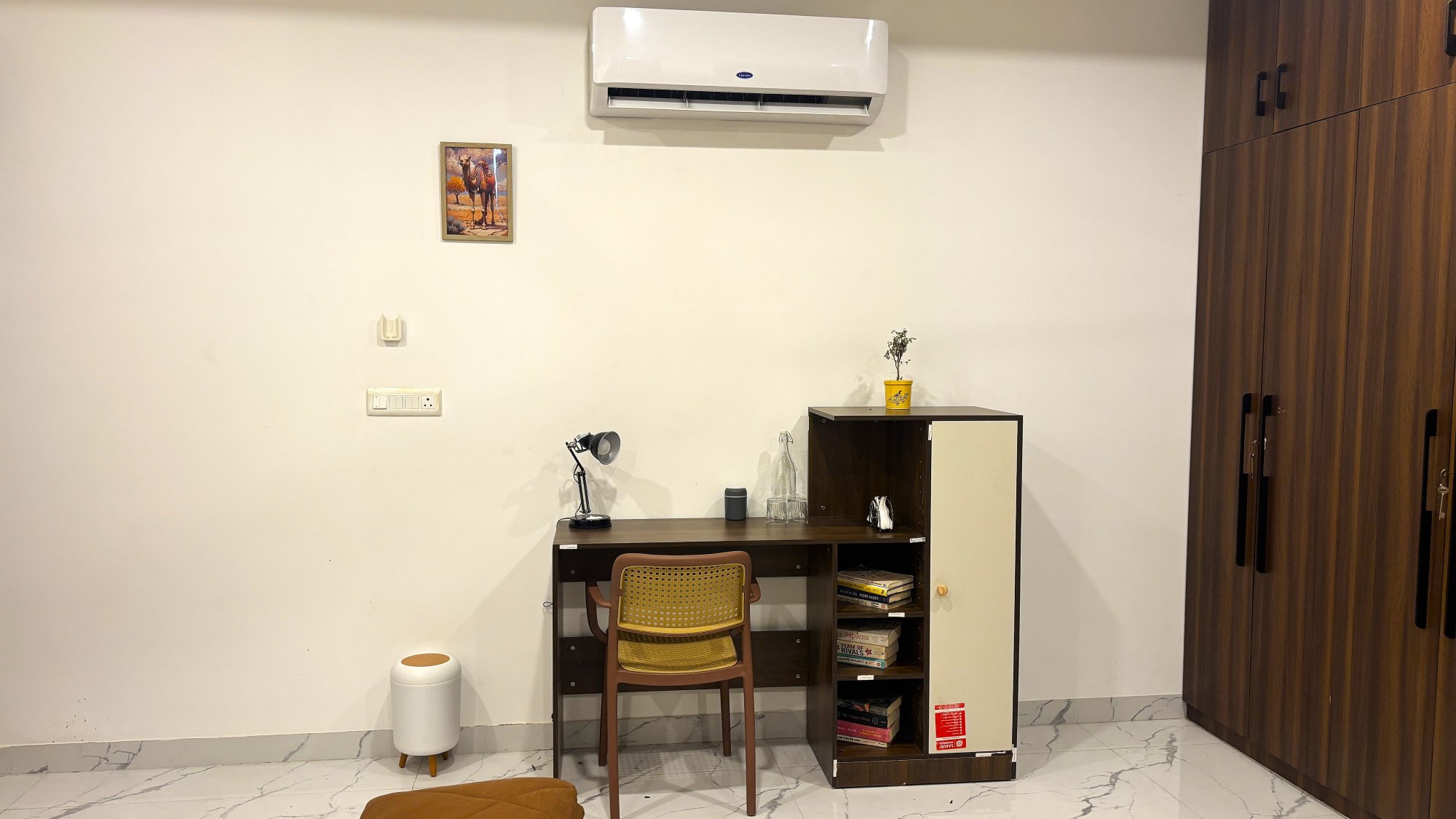 Tahzeeb Suite – Luggage Bench & Lounge Seating
