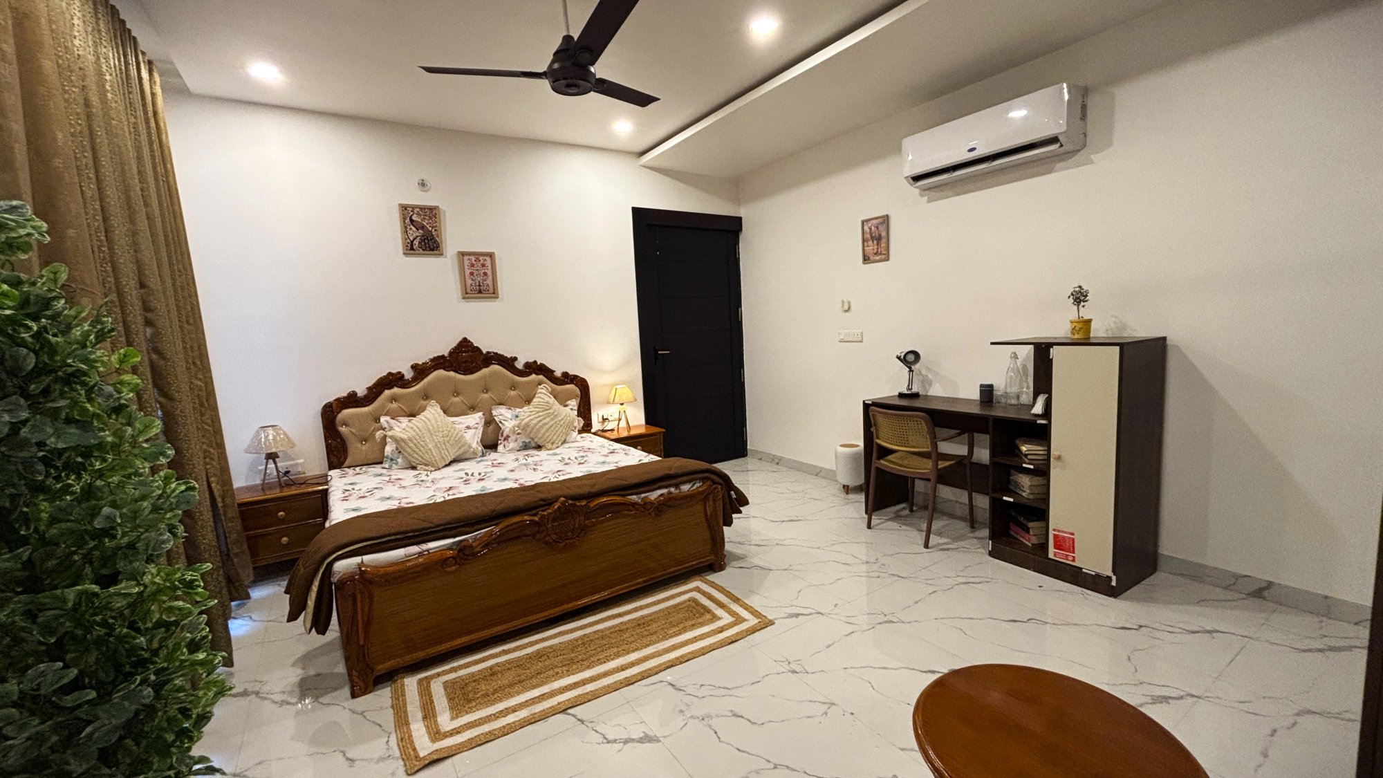 Tahzeeb Suite – Window Light & Architectural View